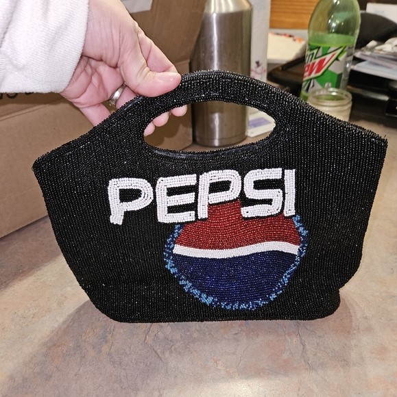 Vintage RARE Pepsi Cola (black) Hand Beaded UNUSED purse - Picture 4 of 9